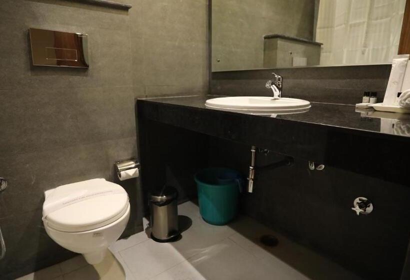 Deluxe Room, Pitambara Lawn And Rooms