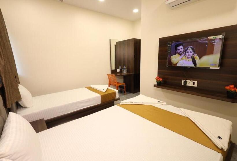 Номер Deluxe, R K Residency Mahape