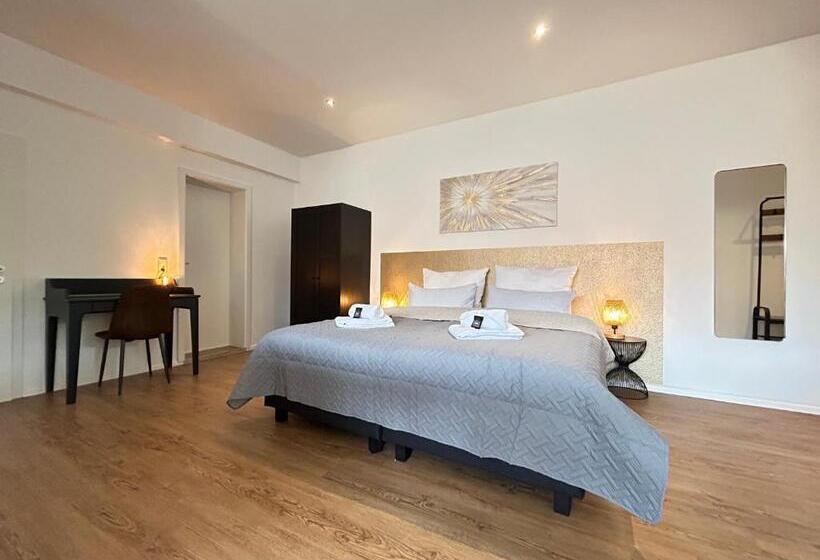 إستوديو سوبيريور, Lumiflats: Mahlberg