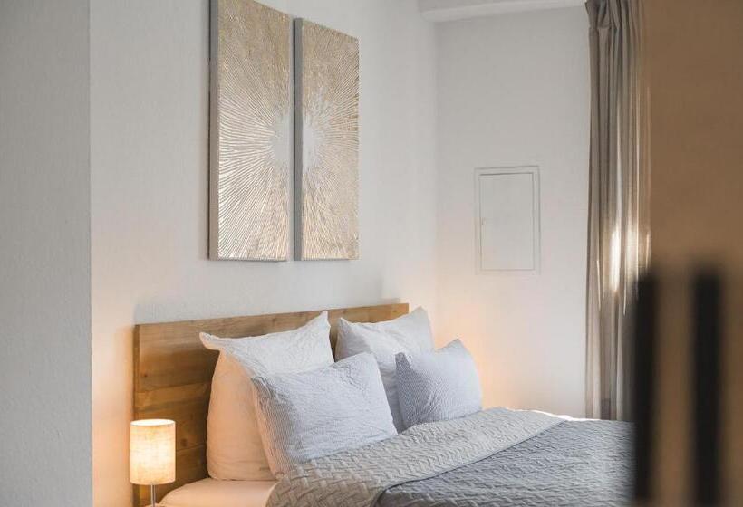 إستوديو ديلوكس, Lumiflats: Mahlberg