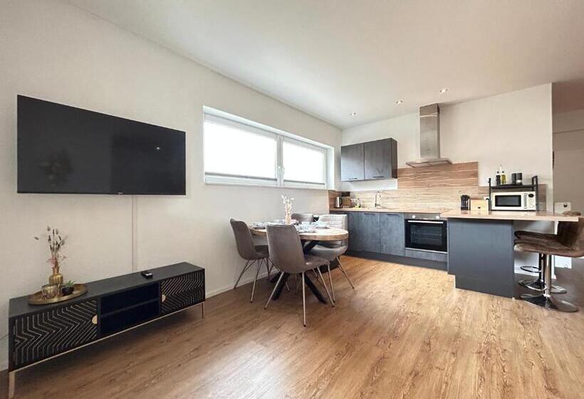 إستوديو سوبيريور, Lumiflats: Mahlberg