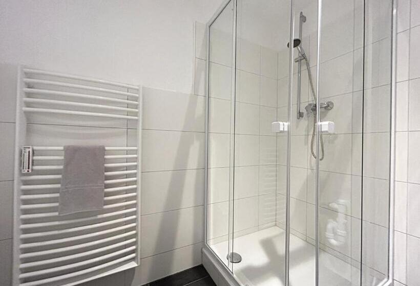 إستوديو سوبيريور, Lumiflats: Mahlberg