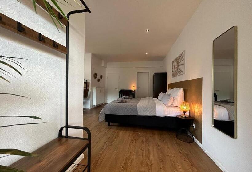 إستوديو سوبيريور, Lumiflats: Mahlberg