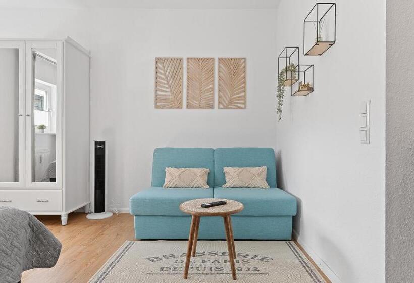 إستوديو ديلوكس, Lumiflats: Mahlberg