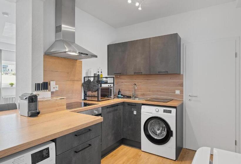 إستوديو ديلوكس, Lumiflats: Mahlberg