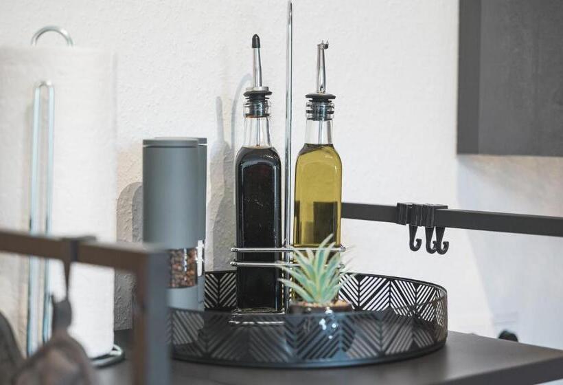 إستوديو ديلوكس, Lumiflats: Mahlberg