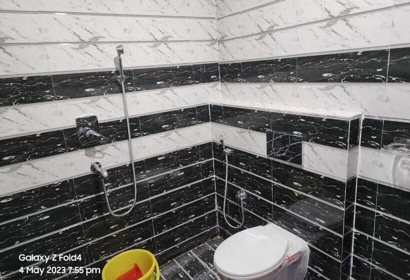 三人经典房间, Oyo Hotel Brahmaputra