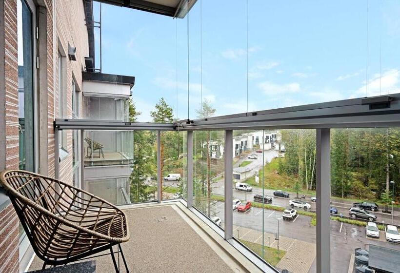 带1个卧室的带阳台的公寓, Serviced Apartments Länsiväylä By Uhanda