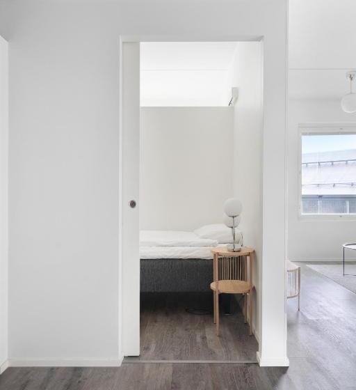 带1个卧室的带阳台的公寓, Serviced Apartments Länsiväylä By Uhanda