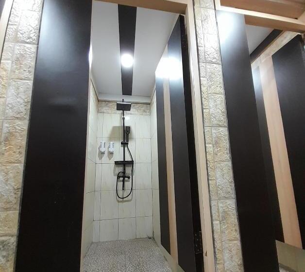 공동 객실, The Puji S Hostel Penida