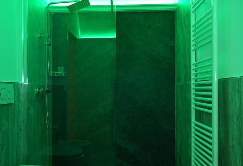 חדר דחוקס עם מיטת קינג, Via Veneto Residenza