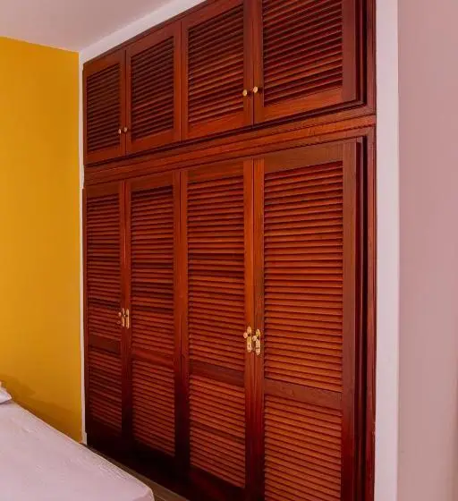 اتاق لوکس با بالکن و چشمانداز دریا, Villa Palmarina