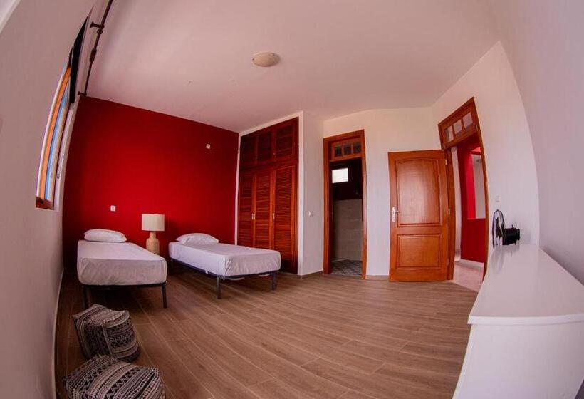 اتاق لوکس با بالکن و چشمانداز دریا, Villa Palmarina