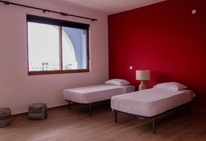 اتاق لوکس با بالکن و چشم‌انداز دریا, Villa Palmarina