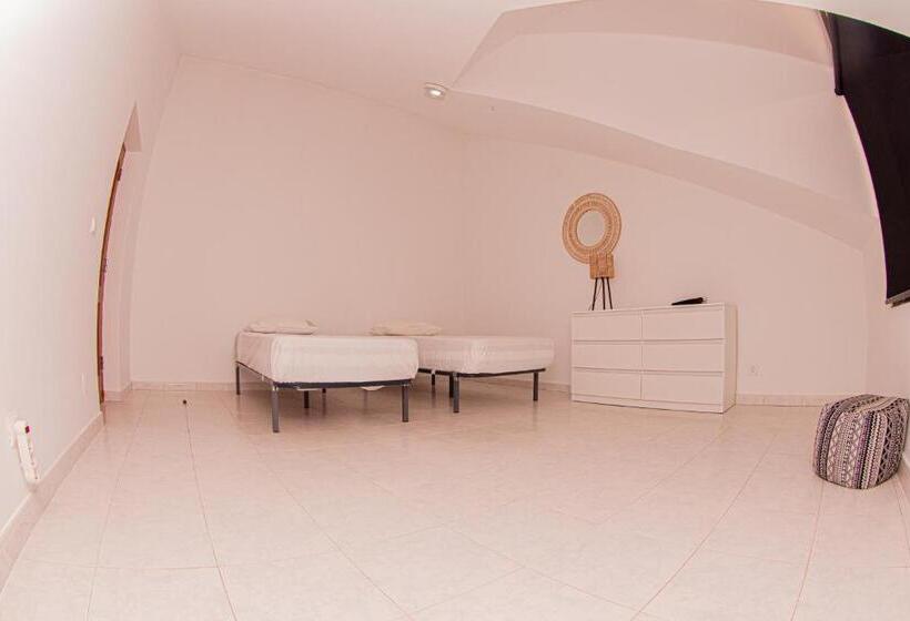 اتاق لوکس با بالکن و چشمانداز دریا, Villa Palmarina