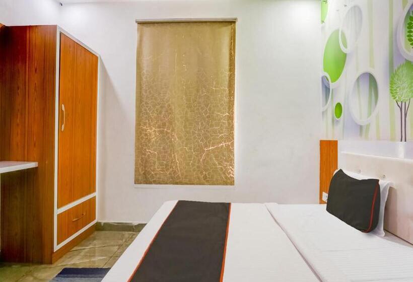 اتاق کلاسیک سه تخته, Collection O Mukur Hotel And Restaurant