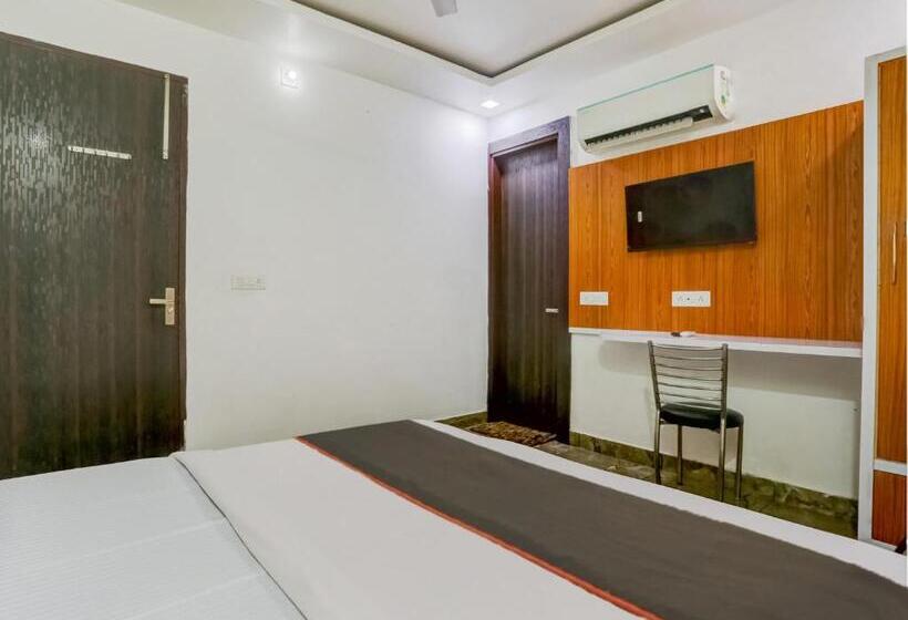 三人经典房间, Collection O Mukur Hotel And Restaurant