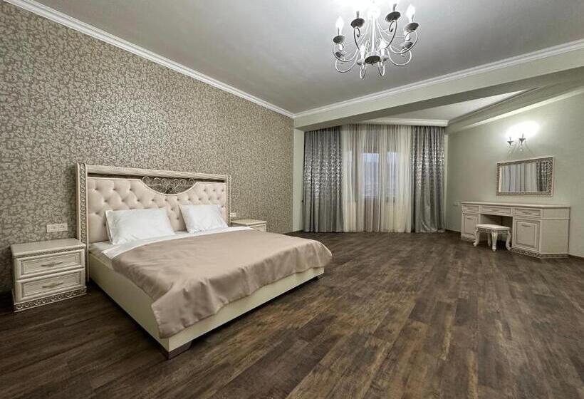 اتاق لوکس, Gandzak