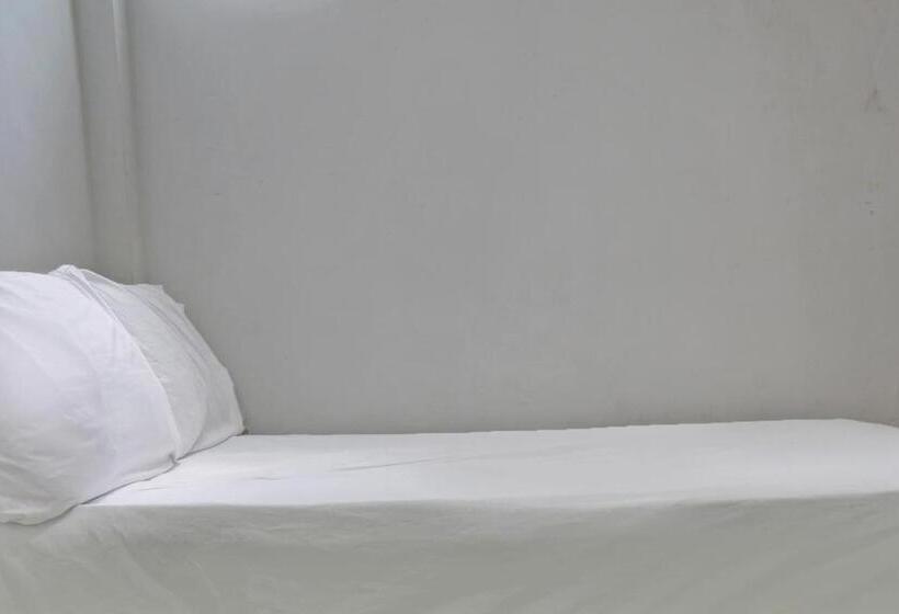 Standardrum, Oyo Life 92919 Kost Wijaya Kusuma Lake Syariah