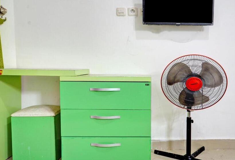 Standardrum, Oyo Life 92919 Kost Wijaya Kusuma Lake Syariah