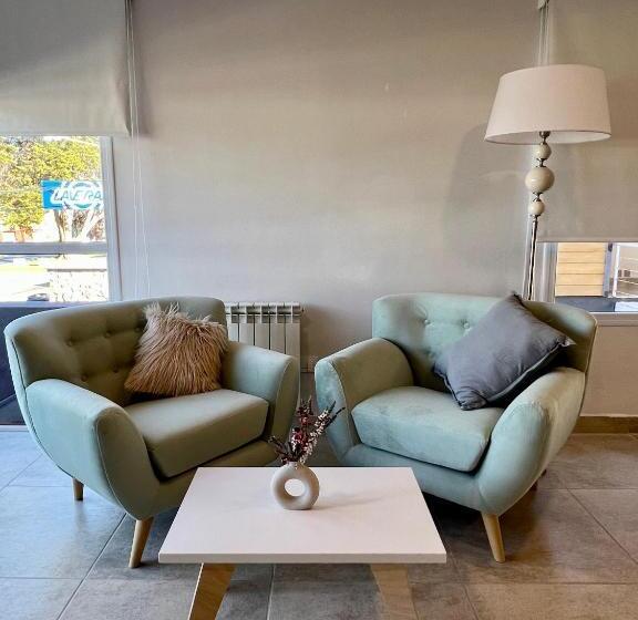 标准三人间, La Isabel