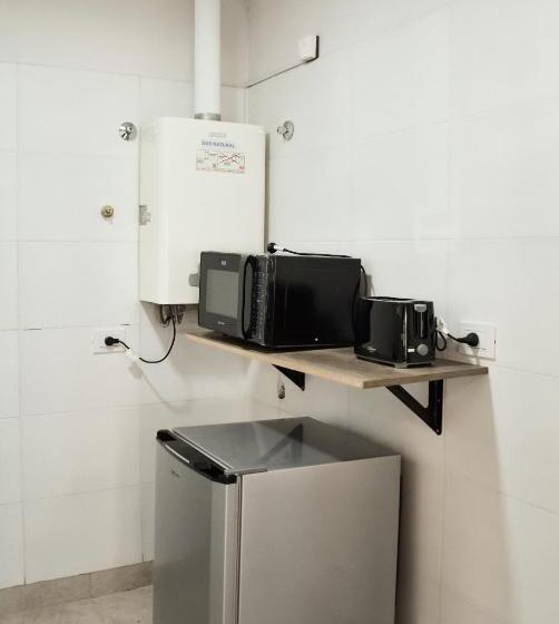 标准三人间, La Isabel