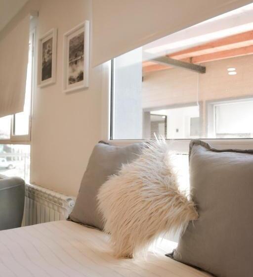 豪华三人间, La Isabel