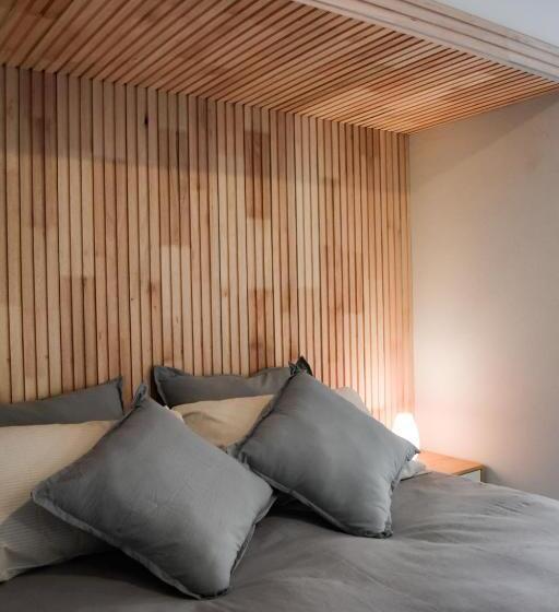 标准三人间, La Isabel