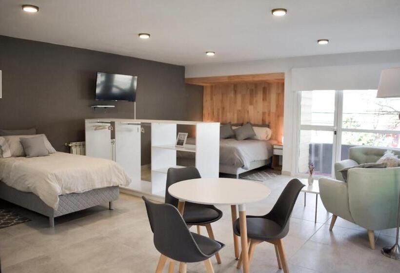 标准三人间, La Isabel