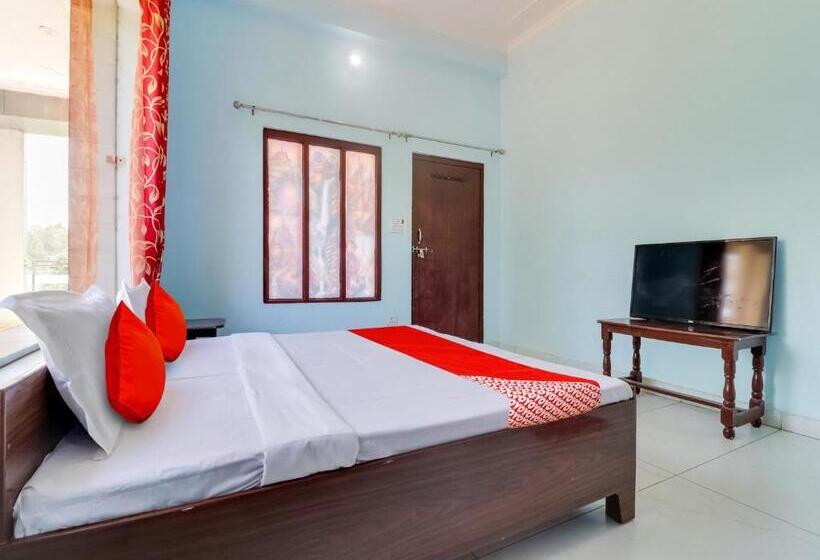 Трехместный Номер Классика, Oyo Flagship Hotel Kalindi Farms