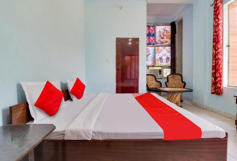 三人经典房间, Oyo Flagship Hotel Kalindi Farms