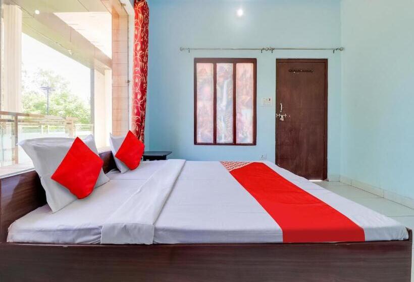 Трехместный Номер Классика, Oyo Flagship Hotel Kalindi Farms