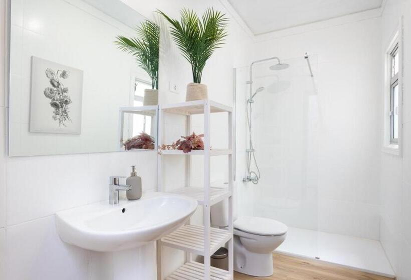 חדר דלוקס, Eden Rentals 104 Surfy Stylish Bed&coffee Balcony