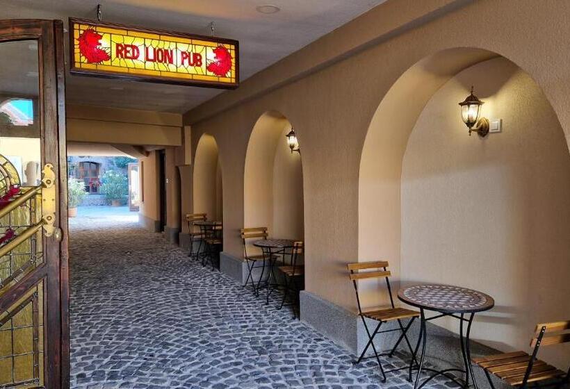 Апартаменты 1 Спальня, Red Lion Pub & Apartments Szentendre