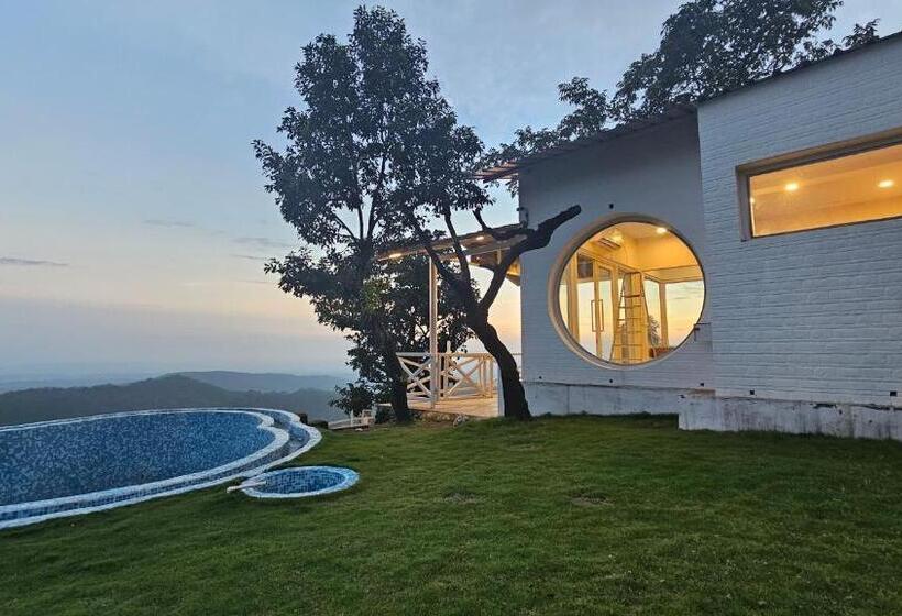 חדר סטנדרט נוף לבריכה, The Bohemian Casa Dehradun