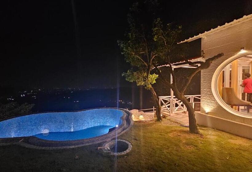 חדר סטנדרט נוף לבריכה, The Bohemian Casa Dehradun