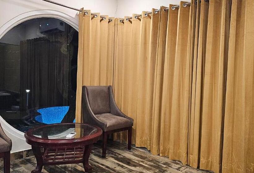 חדר סטנדרט נוף לבריכה, The Bohemian Casa Dehradun