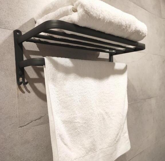 جناح, Jenny Airport Lounge