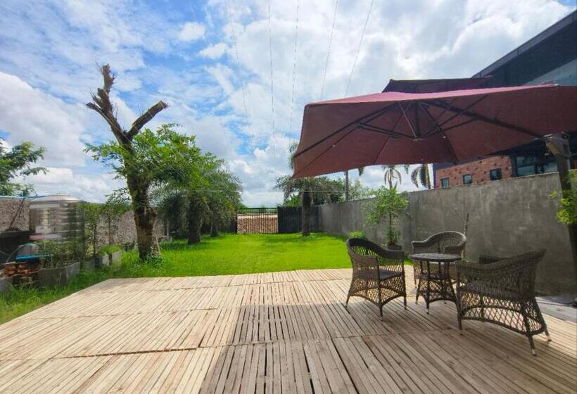 غرفة قياسية مطلّة علي الحديقة, Jenny Airport Lounge