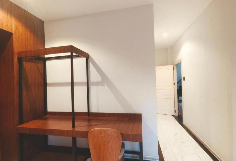 غرفة قياسية مطلّة علي الحديقة, Jenny Airport Lounge