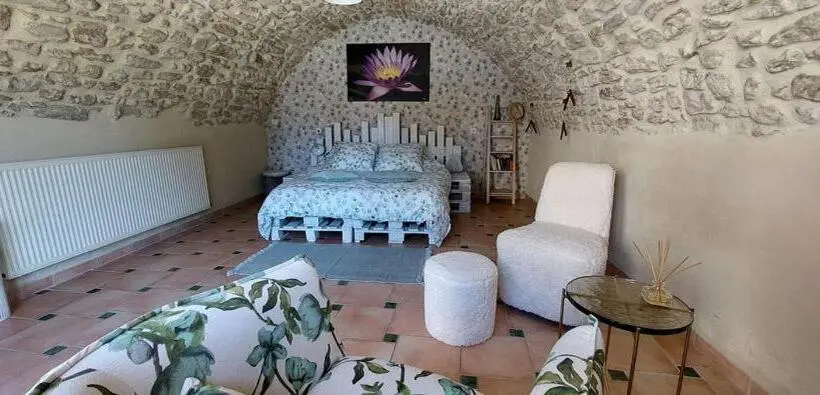 スタンダードルーム, La Maison Wisteria