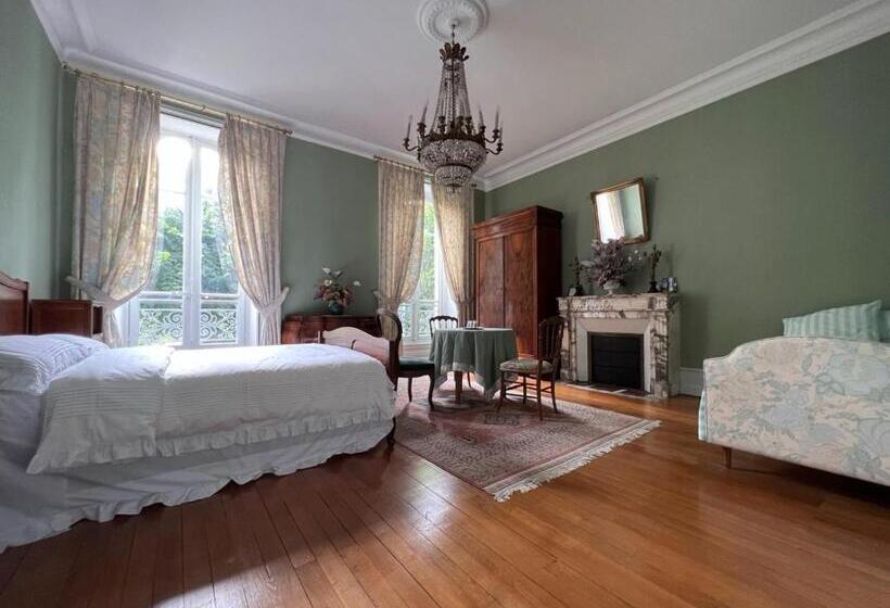 חדר סטנדרט לשלושה עם נוף לגינה, Demeure Des Payratons