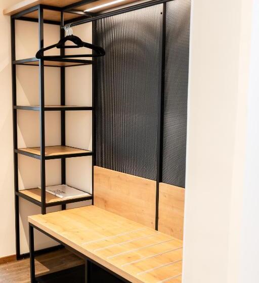 اتاق استاندارد برای معلولان, Lonca   Superior