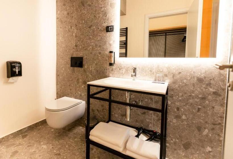 اتاق خانوادگی, Lonca   Superior