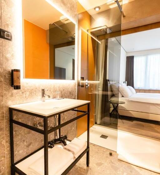 اتاق خانوادگی, Lonca   Superior