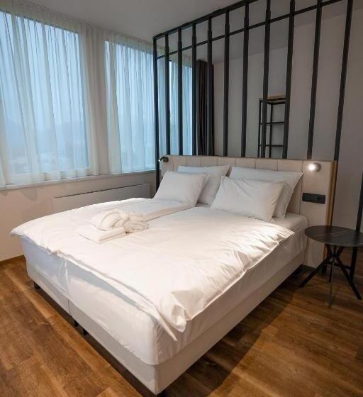 سوییت سوپریور, Lonca   Superior