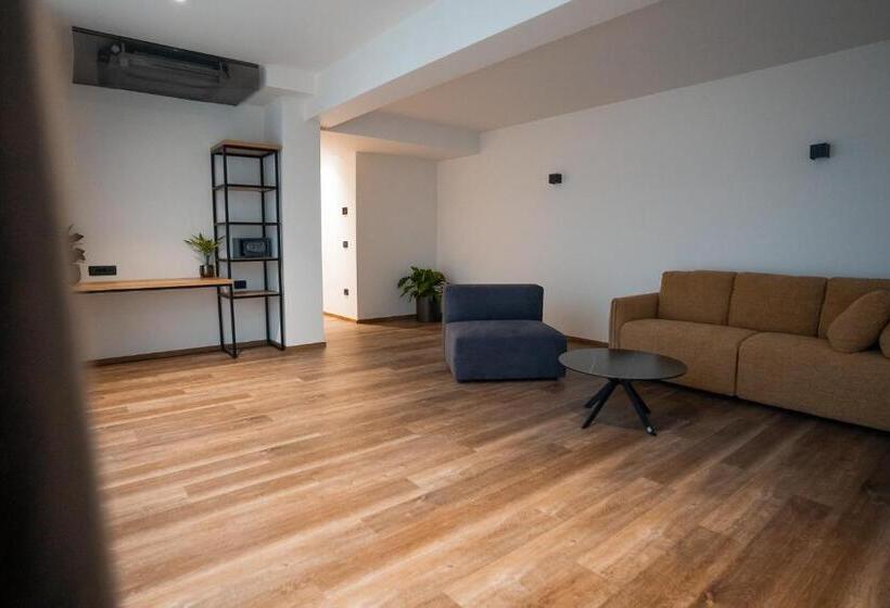 سوییت سوپریور, Lonca   Superior