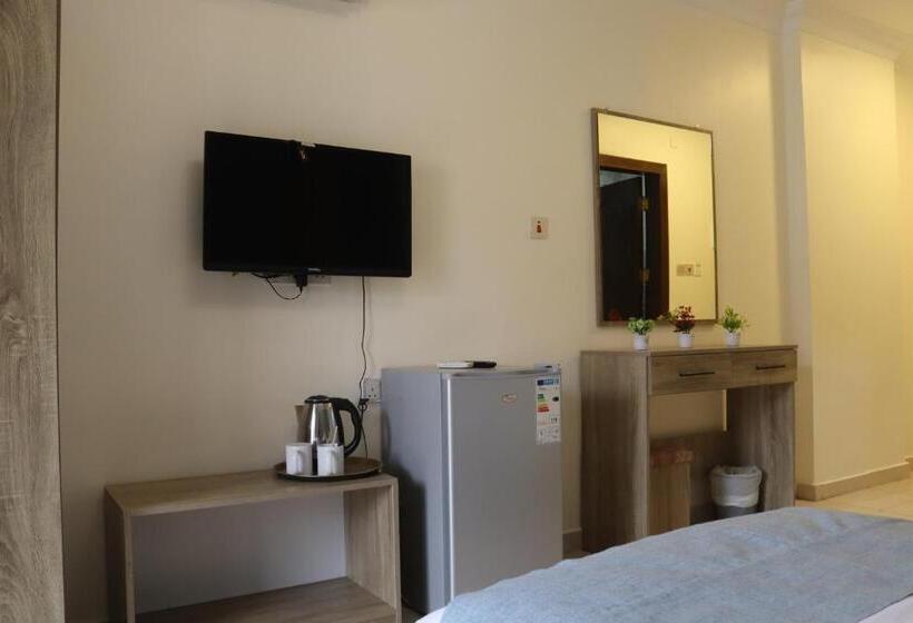 اتاق استاندارد سه نفره, Mariam Boutique