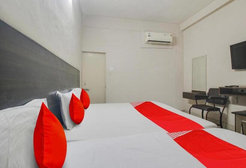 اتاق کلاسیک سه تخته, O Bharat Lodge