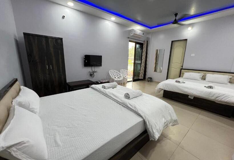 غرفة عائلية, Iira Stays   Raigad Srushti Resort